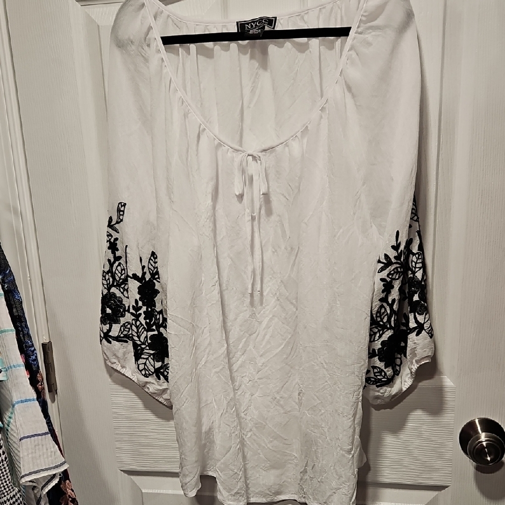 NY Collection Women's White Top with Black Embroidery